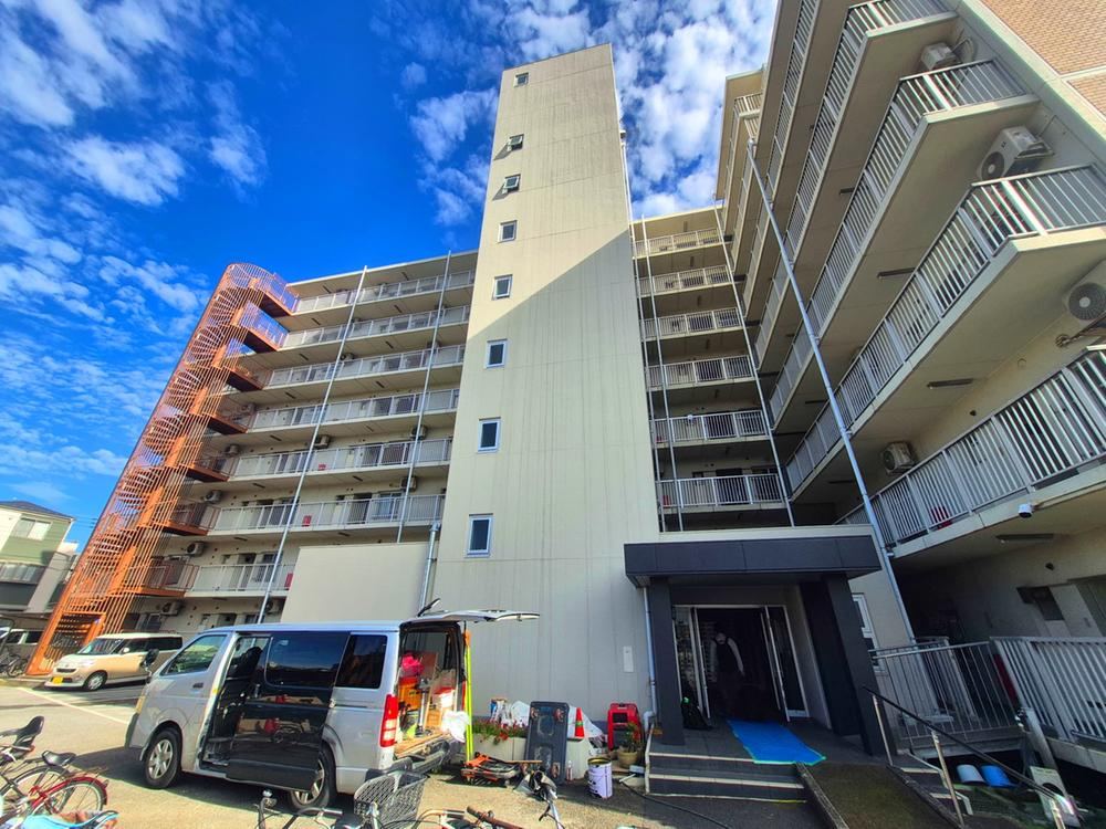 3LDK apartment in Ichikawa, Chiba - Photo 1