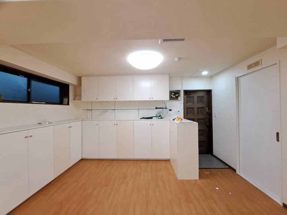 2DK apartment in Toshima Ward, Tokyo - Photo 1