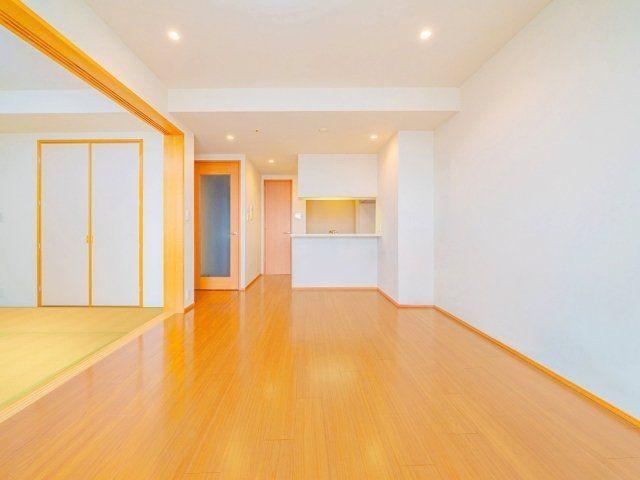 2LDK apartment in Minato Ward, Tokyo - Photo 1