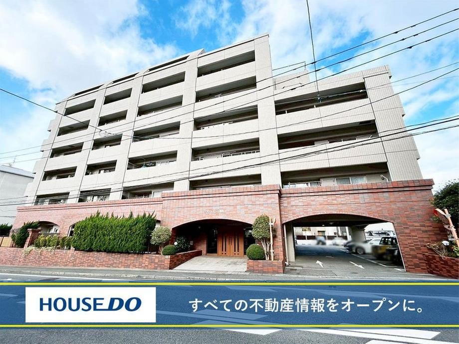 4LDK apartment in Yahatanishi Ward, Kitakyushu, Fukuoka - Photo 1