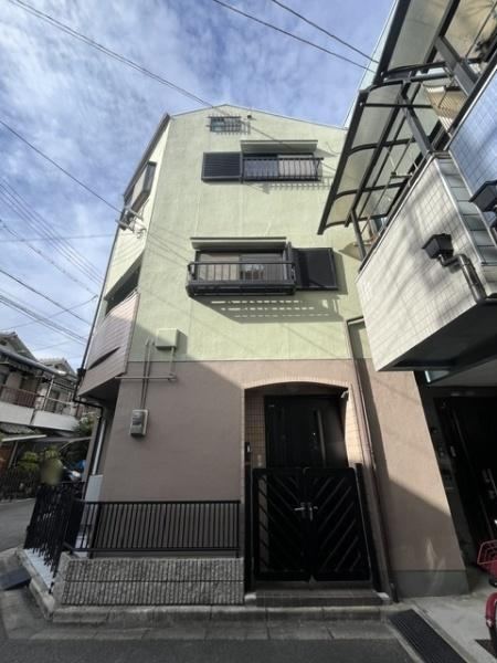 2LDK house in Higashiosaka, Osaka - Photo 1