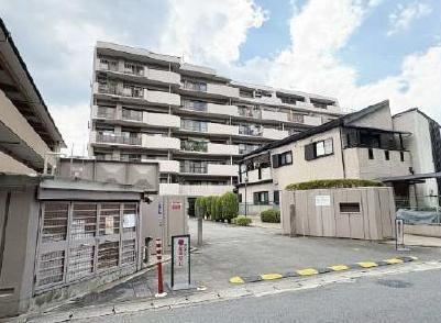 3LDK apartment in Yamashina Ward, Kyoto - Photo 1