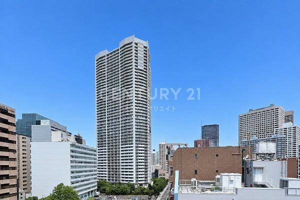 2LDK apartment in Minato Ward, Tokyo - Photo 1