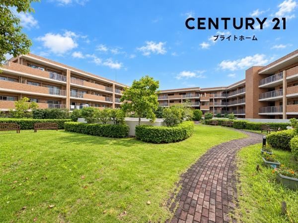 3LDK apartment in Asahi Ward, Yokohama, Kanagawa - Photo 1