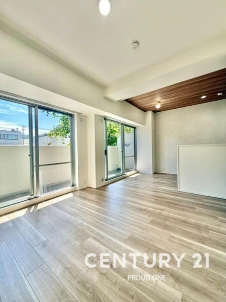 2LDK apartment in Higashiyodogawa Ward, Osaka - Photo 1