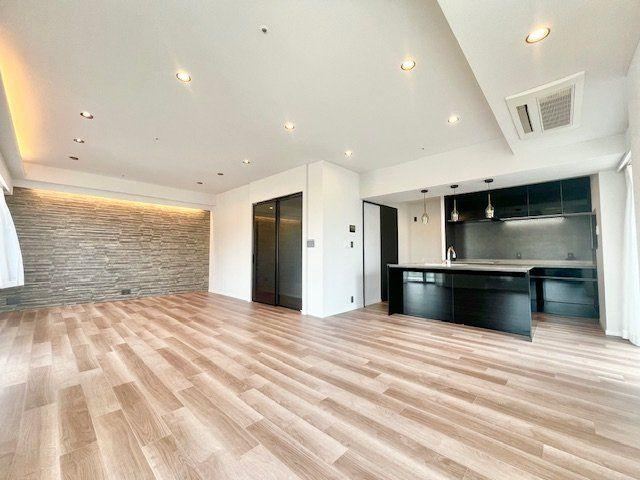 3LDK apartment in Minato Ward, Tokyo - Photo 1