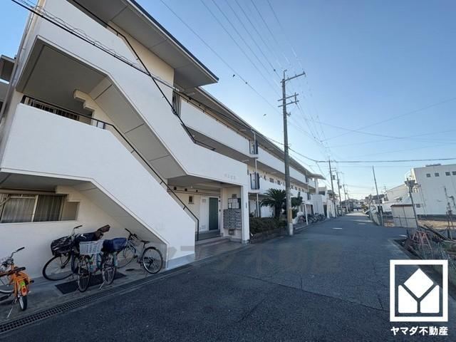 3LDK apartment in Amagasaki, Hyogo - Photo 1