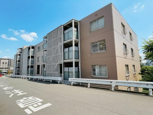 3LDK apartment in Takatsuki, Osaka - Photo 1