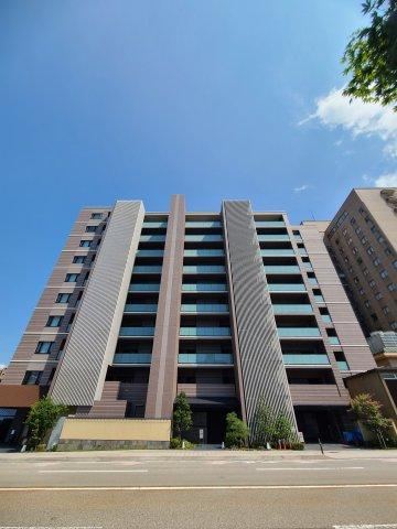 2LDK apartment in Kanazawa, Ishikawa - Photo 1