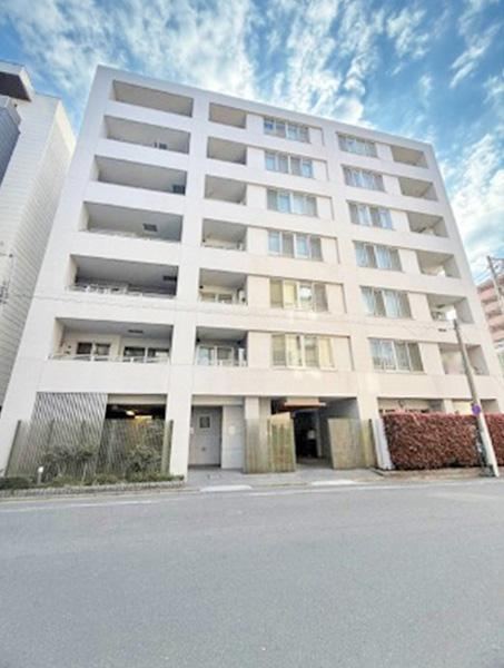 2LDK apartment in Sumida Ward, Tokyo - Photo 1