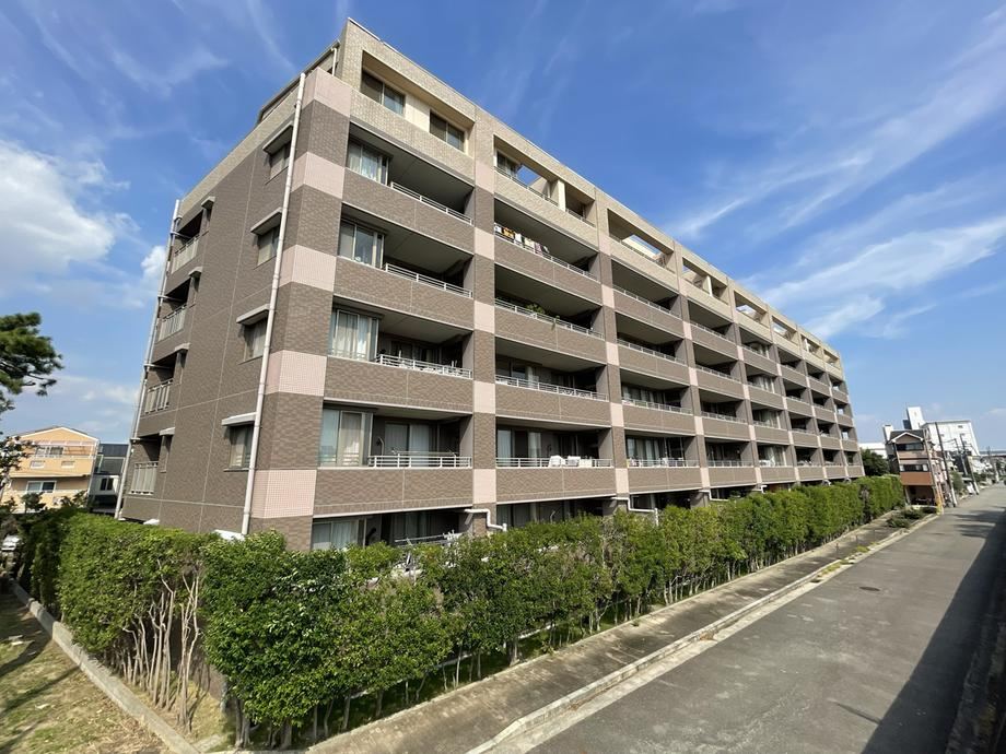 4LDK apartment in Nishinomiya, Hyogo - Photo 1