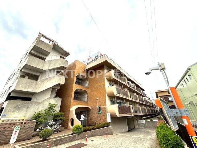 2LDK apartment in Amagasaki, Hyogo - Photo 1