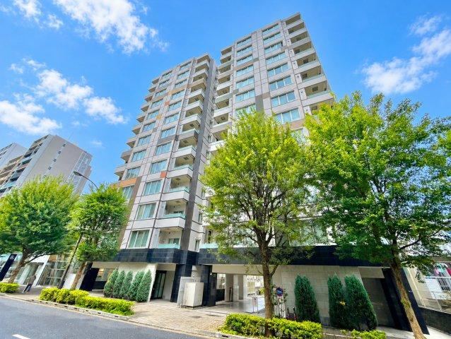 2LDK apartment in Shinjuku Ward, Tokyo - Photo 1