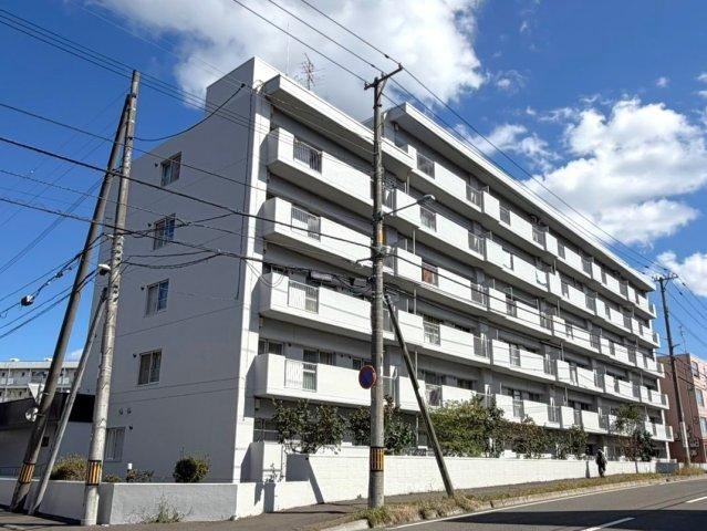 4LDK apartment in Shiroishi Ward, Sapporo, Hokkaido - Photo 1