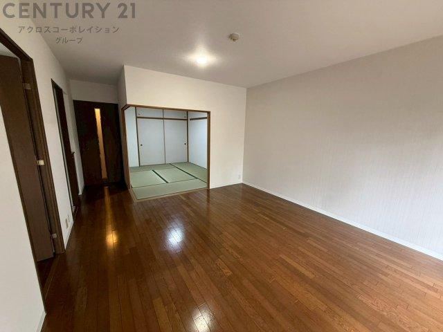 4LDK apartment in Kawanishi, Hyogo - Photo 1