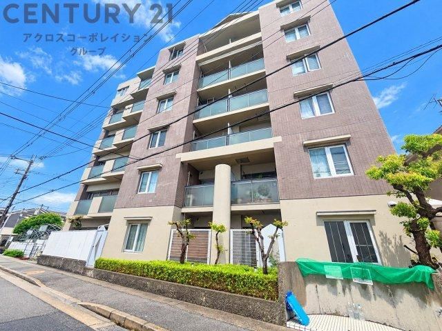 3LDK apartment in Itami, Hyogo - Photo 1