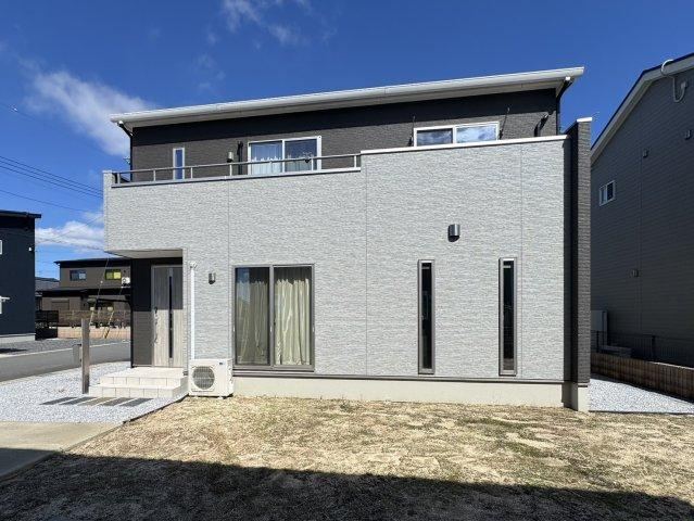 4LDK house in Oyama, Tochigi - Photo 1