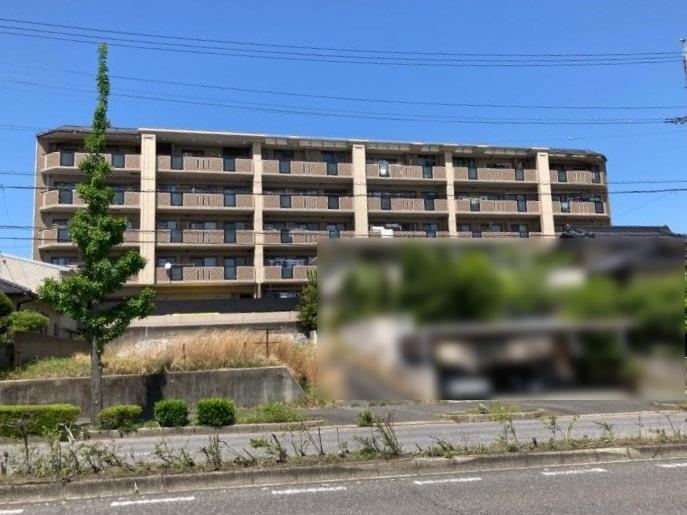 4LDK apartment in Toyota, Aichi - Photo 1