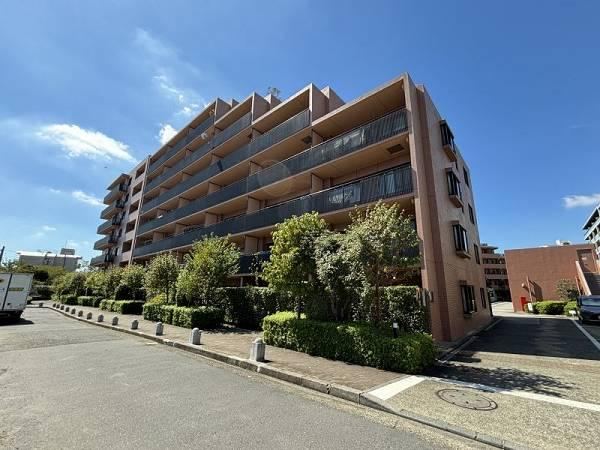 3LDK apartment in Totsuka Ward, Yokohama, Kanagawa - Photo 1