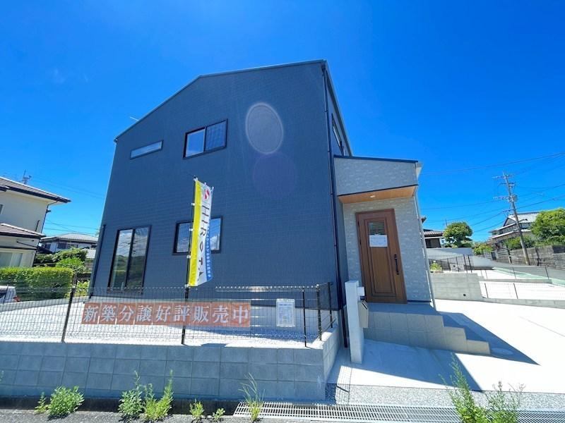 4LDK house in Wakamatsu Ward, Kitakyushu, Fukuoka - Photo 1