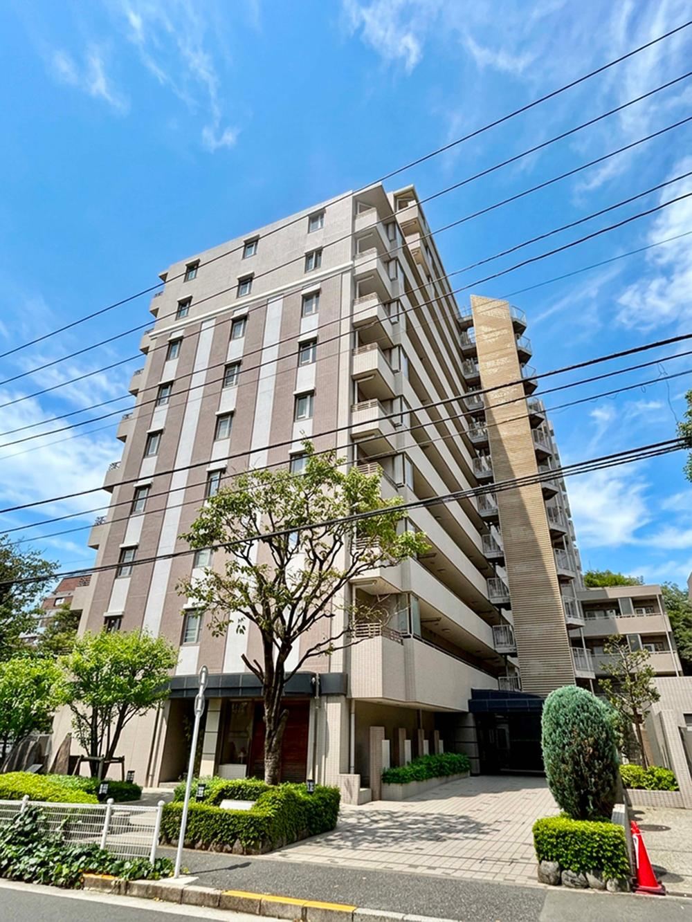 2LDK apartment in Toshima Ward, Tokyo - Photo 1