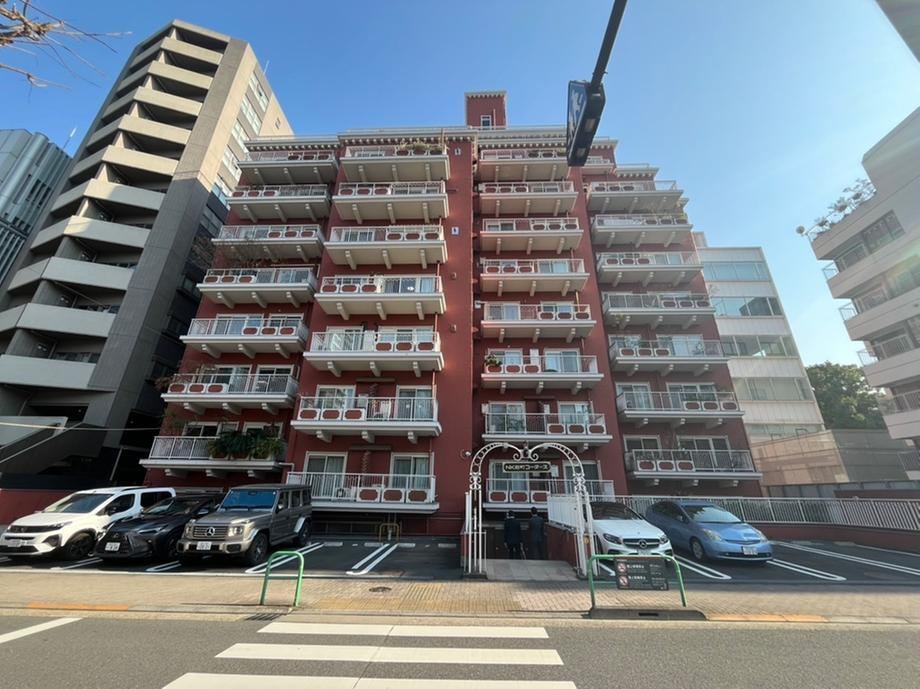 2LDK apartment in Chiyoda Ward, Tokyo - Photo 1