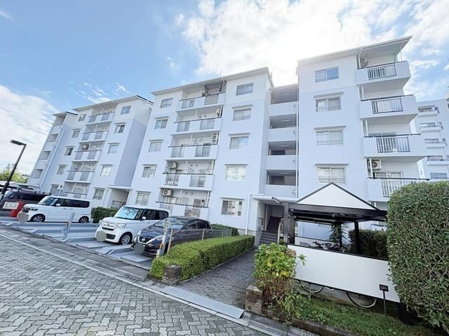 3LDK apartment in Minuma Ward, Saitama - Photo 1