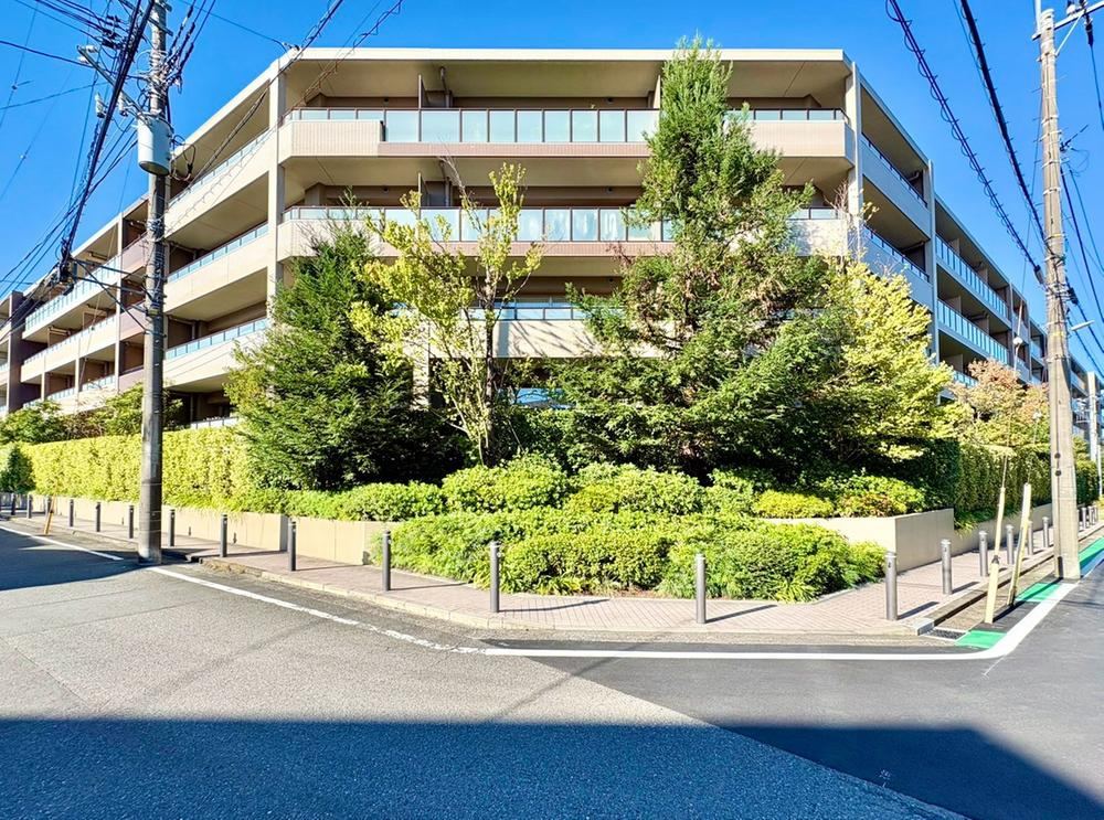 2LDK+S apartment in Aoba Ward, Yokohama, Kanagawa - Photo 1