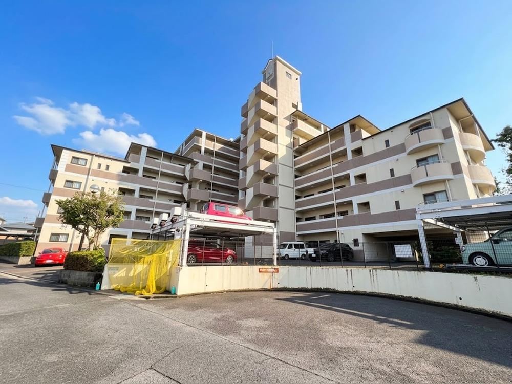 3LDK apartment in Toyota, Aichi - Photo 1
