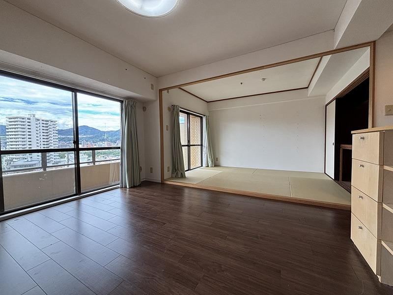 3LDK apartment in Higashi Ward, Hiroshima - Photo 1
