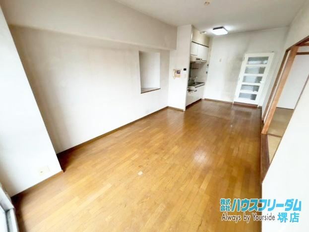 3LDK apartment in Sakai Ward, Sakai, Osaka - Photo 1