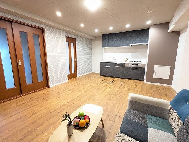 4LDK apartment in Hirakata, Osaka - Photo 1