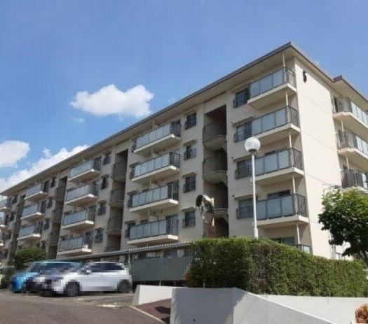 3LDK+S apartment in Hirakata, Osaka - Photo 1