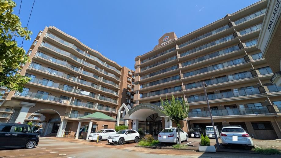 3LDK apartment in Kanazawa, Ishikawa - Photo 1
