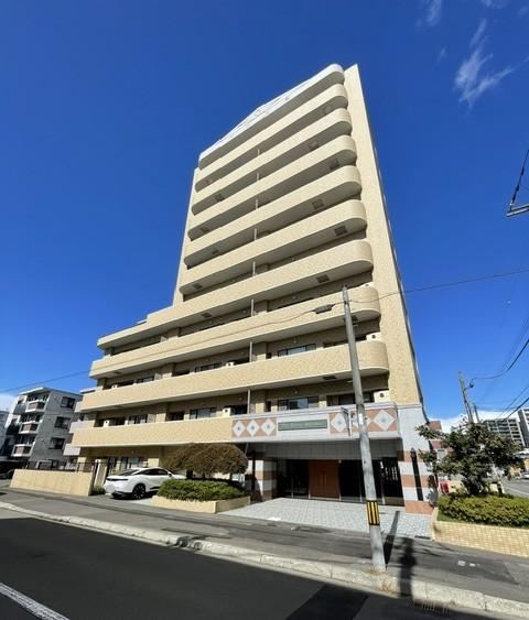 3LDK apartment in Kita Ward, Sapporo, Hokkaido - Photo 1