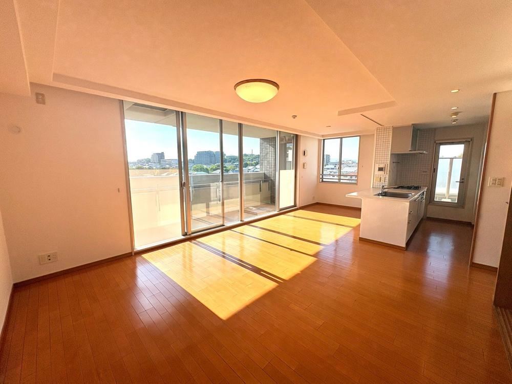3LDK apartment in Hirakata, Osaka - Photo 1