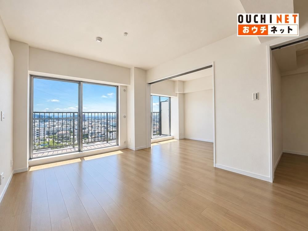 3LDK apartment in Higashiosaka, Osaka - Photo 1