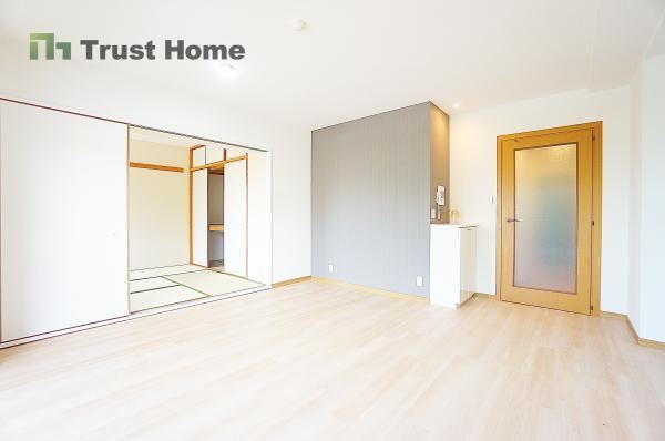 3LDK apartment in Akashi, Hyogo - Photo 1
