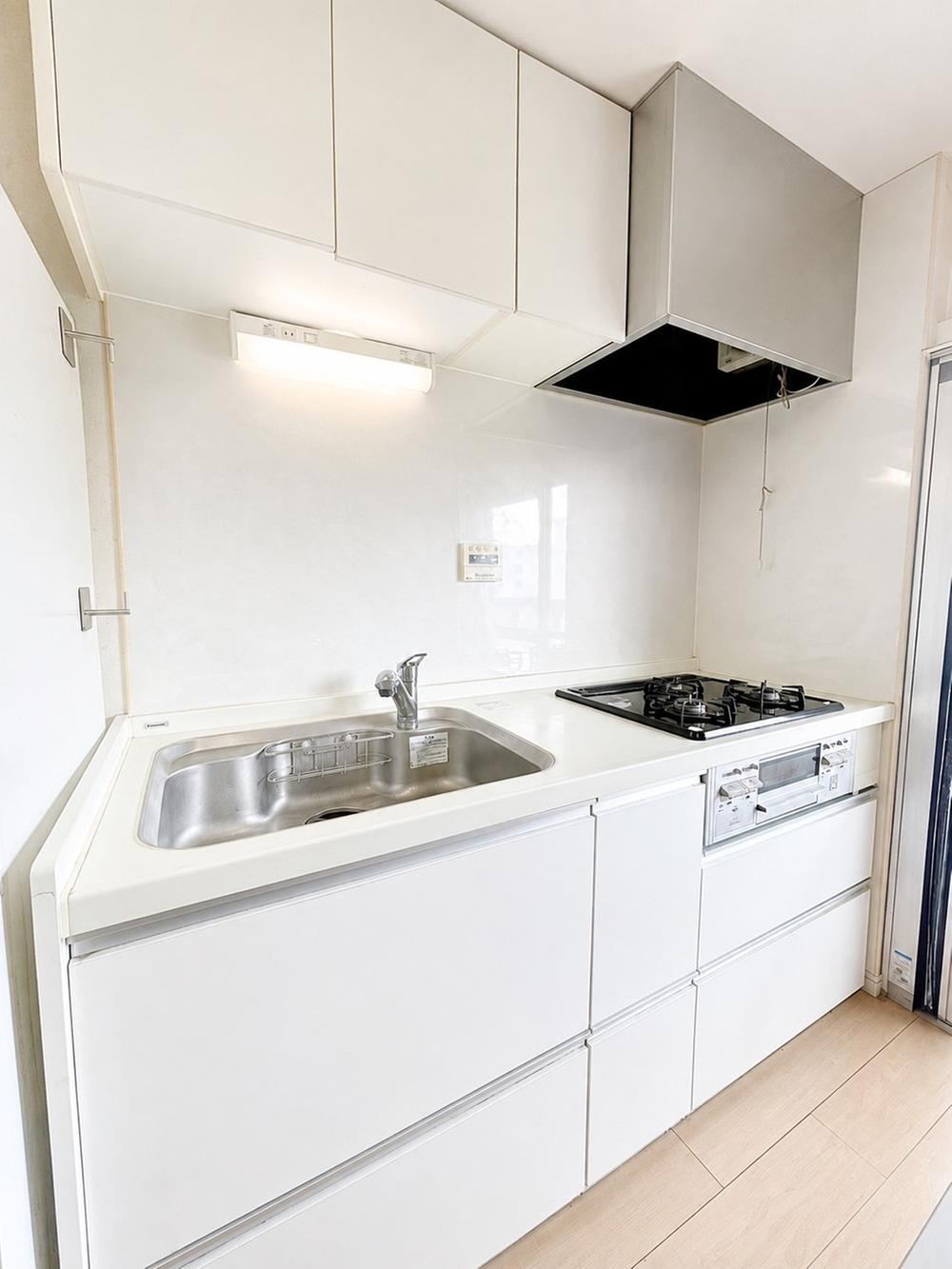 2LDK apartment in Kanazawa Ward, Yokohama, Kanagawa - Photo 1