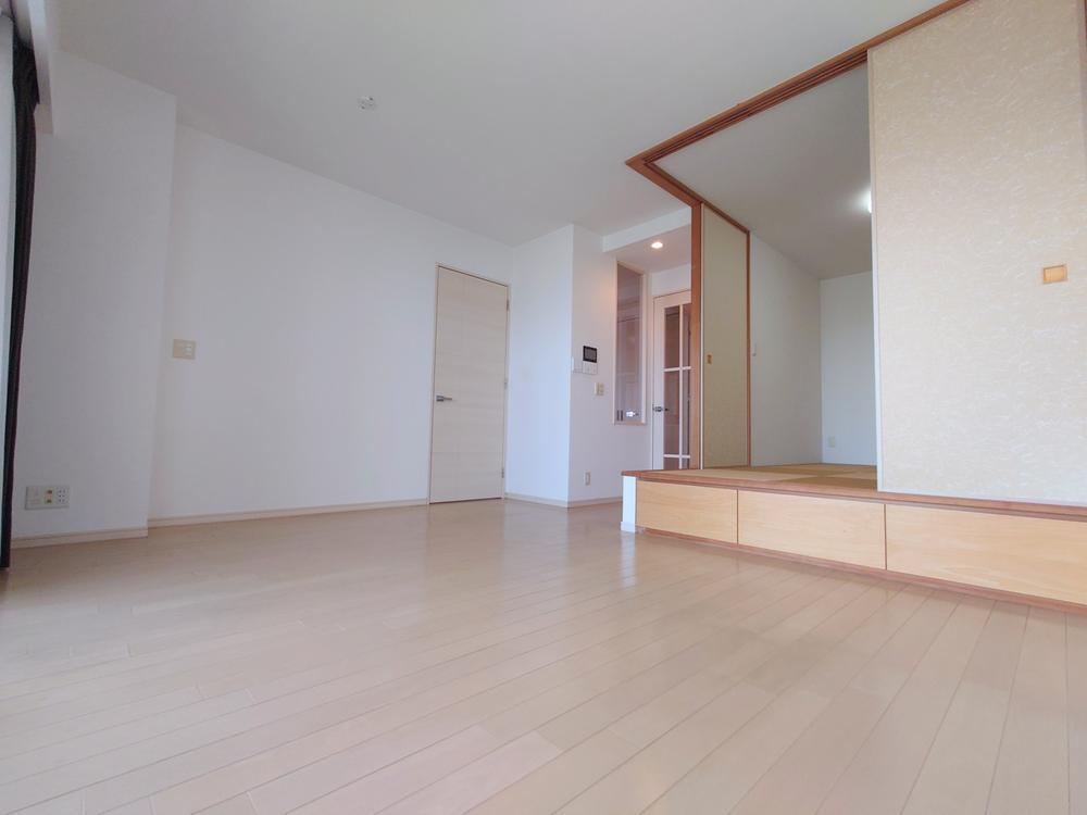 3LDK apartment in Tarumi Ward, Kobe, Hyogo - Photo 1