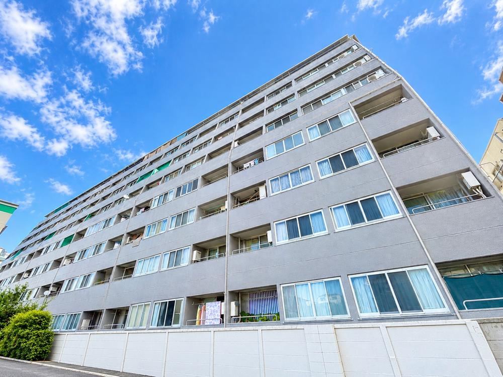 2DK apartment in Chofu, Tokyo - Photo 1