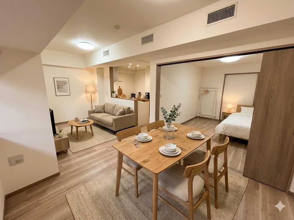 4LDK apartment in Suita, Osaka - Photo 1