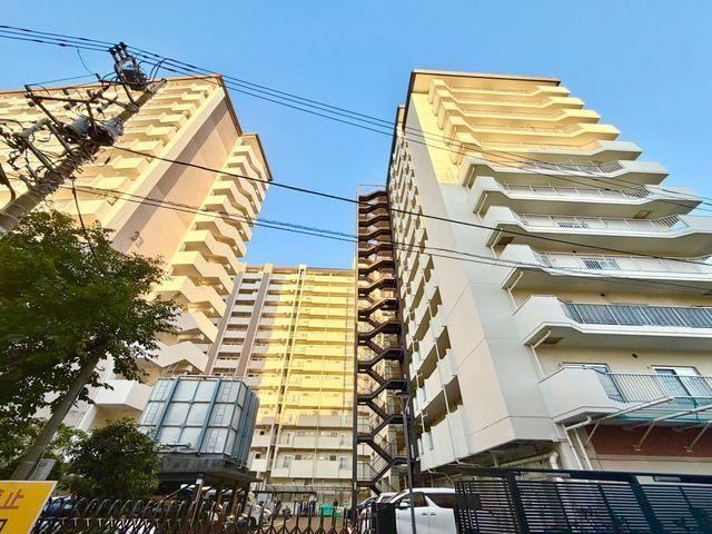 3LDK apartment in Koto Ward, Tokyo - Photo 1
