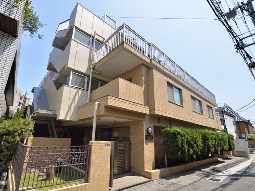 2LDK apartment in Sumida Ward, Tokyo - Photo 1