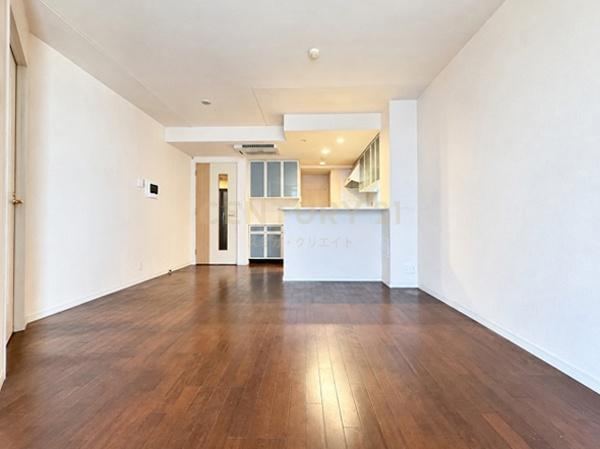 2LDK apartment in Shinagawa Ward, Tokyo - Photo 1