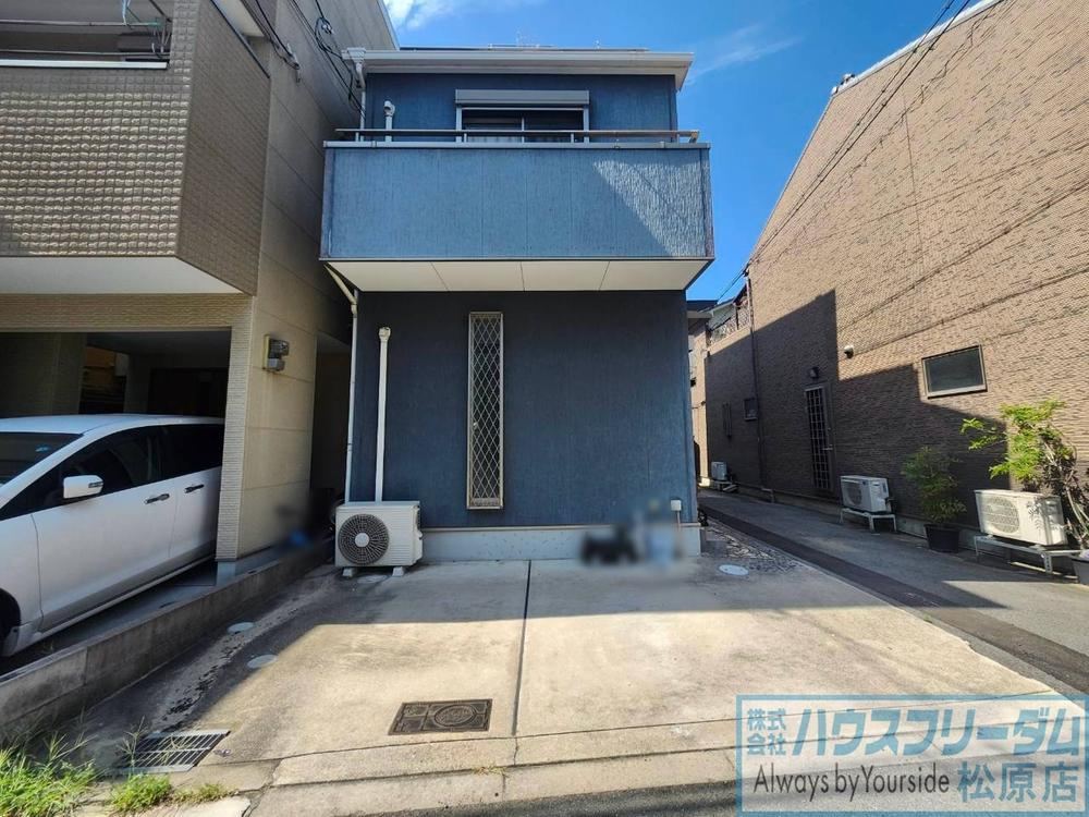 4LDK house in Nishinari Ward, Osaka - Photo 1