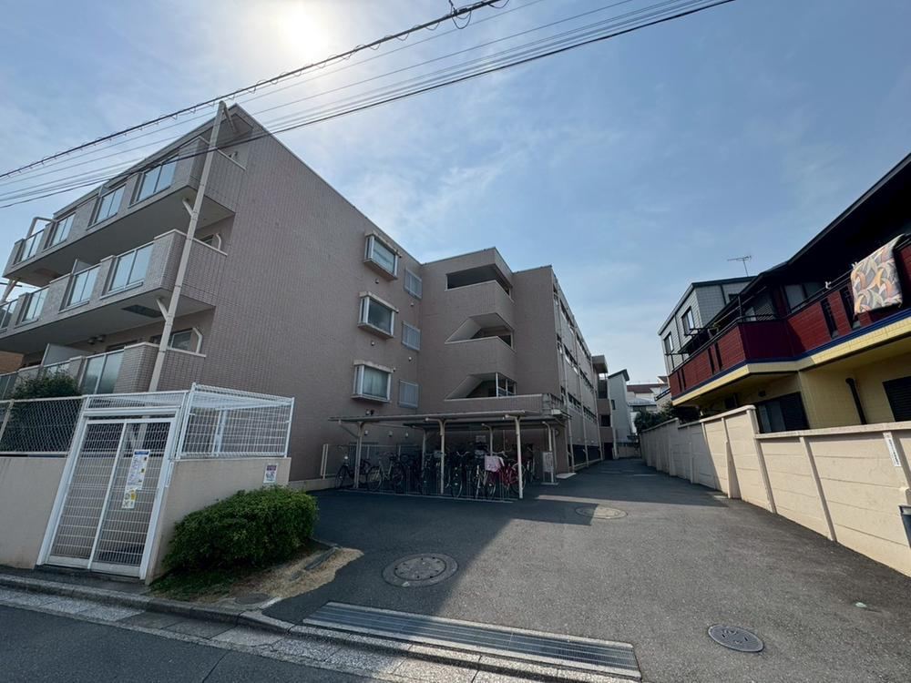 3LDK apartment in Midori Ward, Saitama - Photo 1