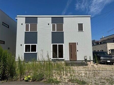 5LDK house in Higashi Ward, Sapporo, Hokkaido - Photo 1