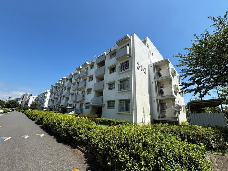 4LDK apartment in Shiroi, Chiba - Photo 1