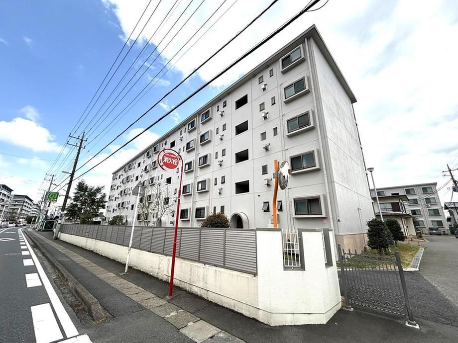 2DK apartment in Kashiwa, Chiba - Photo 1
